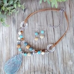 New Multi Beaded Pendant Necklace Set